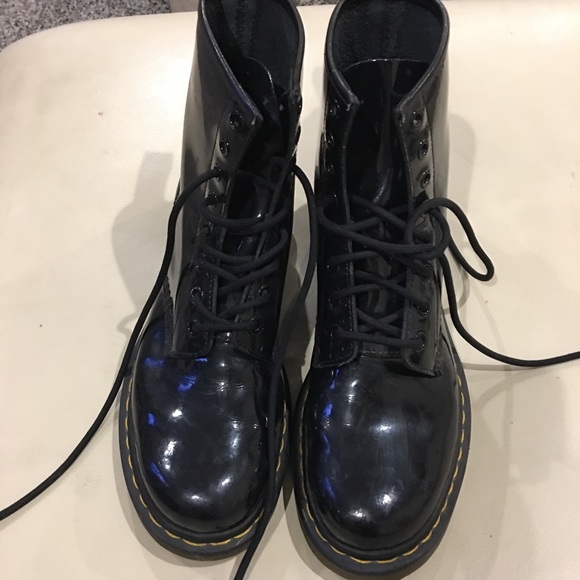 Dr. Martens Shoes - Price Drop ⬇️Dr. Martens Black Boot